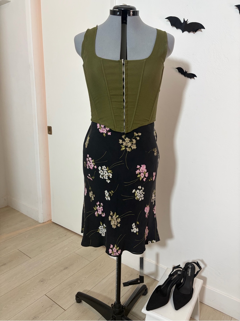 LOFT Petite Black Floral 100% Silk Bias Cut Midi Skirt Size 10P